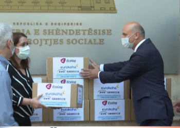Sipërmarrësit nga diaspora dhurojnë 5 mijë teste COVID për Shqipërinë