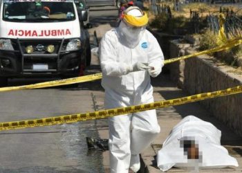 Në këtë vend policia mbledhë në rrugë qindra trupa të vdekur nga Covid-19